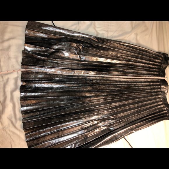 Zara Dresses & Skirts - Midi skirt